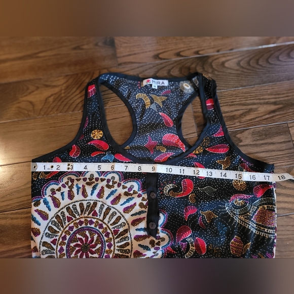 NWOT, SHORT ROMPER, with pockets, very light material, very flattering. - Picture 14 of 14